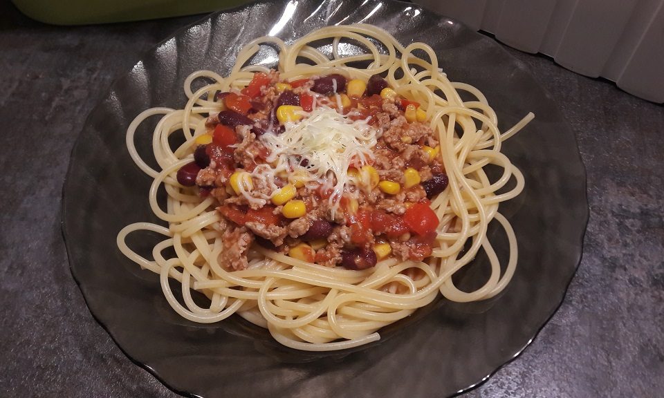 Spaghetti bolognese z dodatkiem warzyw