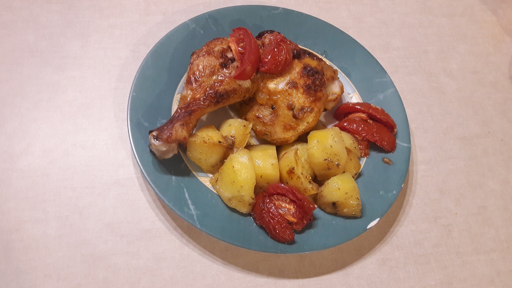 Udka z kurczaka z pomidorami i ziemniakami