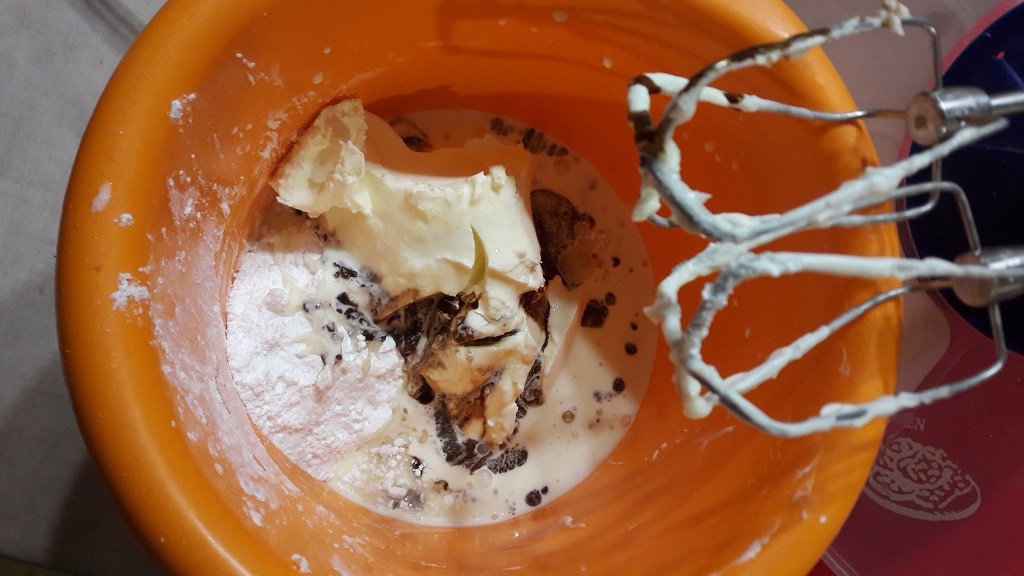 Tort tiramisu z kawowo-porzeczkową nutą