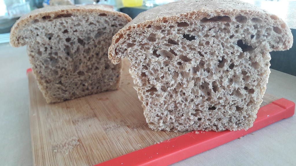 Chleb pszenny ziołowy pełnoziarnisty