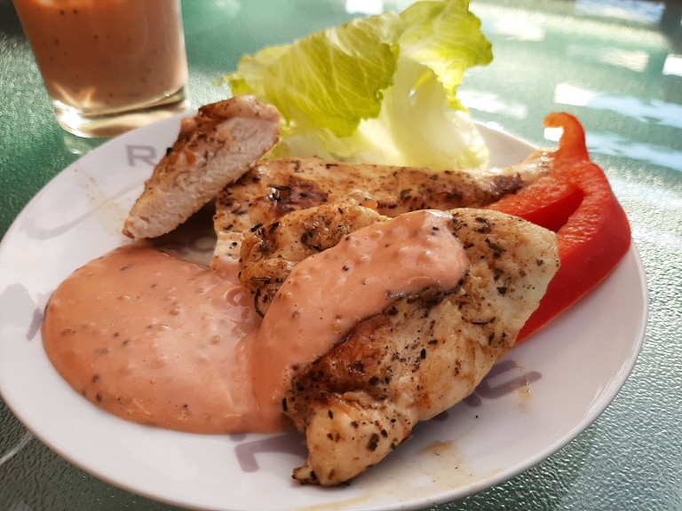 Pomidorowo-musztardowy sos do grilla