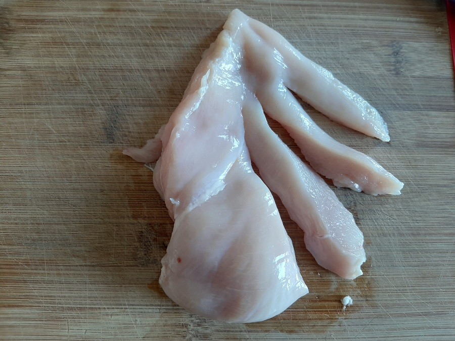 Panierowana pierś z kurczaka w kształcie ośmiornicy