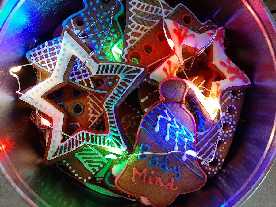 Kolorowe pierniczki na choinkę i do chrupania