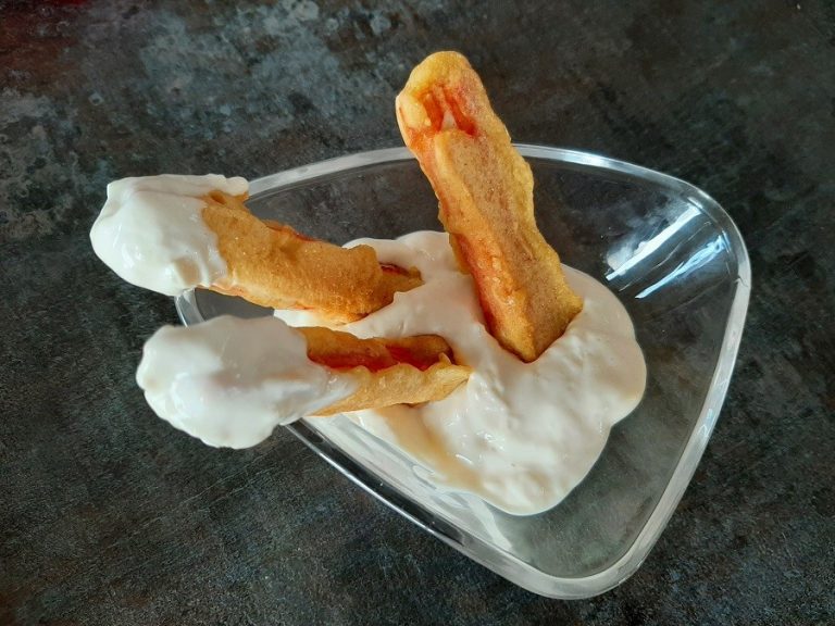 Paluszki surimi w panierce + sos czosnkowy Pasibrzuszek.pl