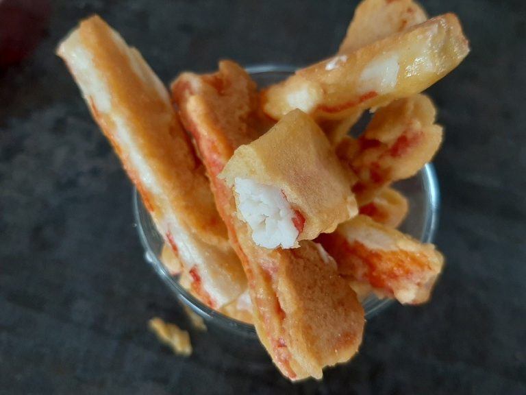Paluszki surimi w panierce + sos czosnkowy Pasibrzuszek.pl