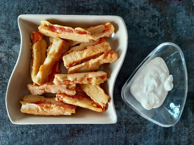 Paluszki surimi w panierce + sos czosnkowy Pasibrzuszek.pl