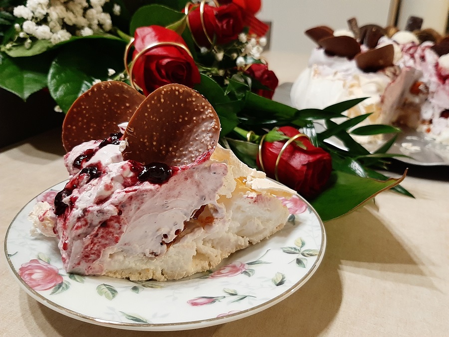 Krem z czarną porzeczką do tortów, deserów i babeczek