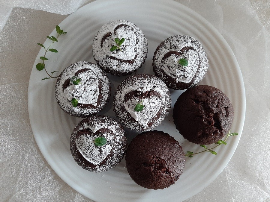 Muffinki czekoladowe z nadzieniem miętowym
