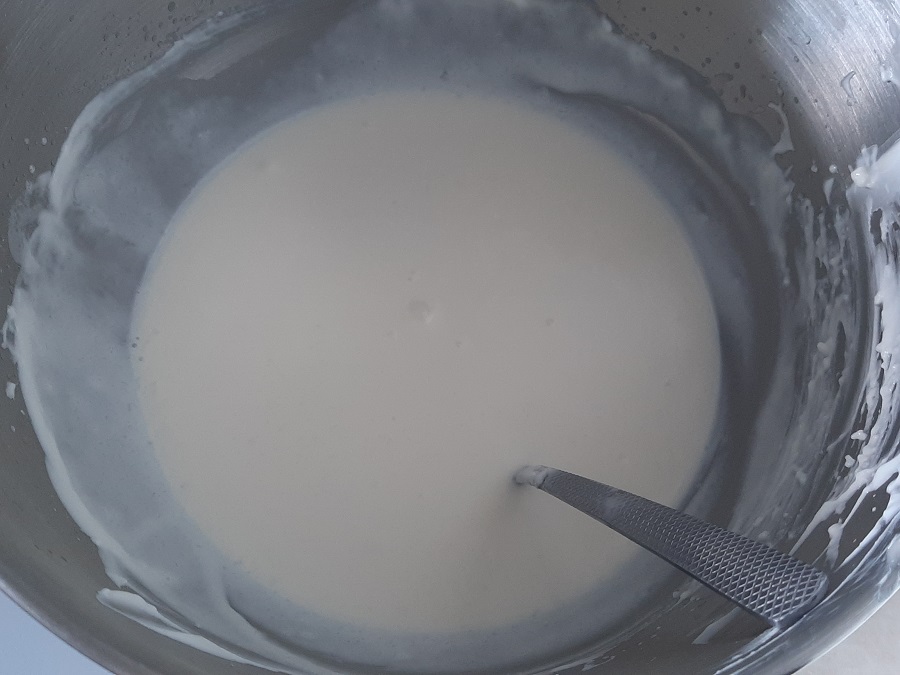 Mini serniczki na zimno z jogurtu greckiego i śmietanki
