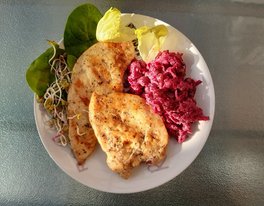 Sałatka z buraczków i groszku