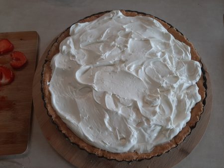 Tarta z truskawkami i kremem z mascarpone