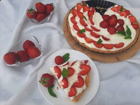 Tarta z truskawkami i kremem z mascarpone