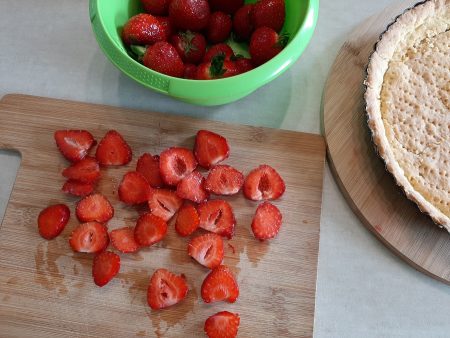 Tarta z truskawkami i kremem z mascarpone