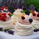 Bezy mini Pavlova z kremem lawendowym